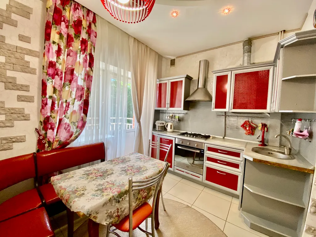 Квартира Квартира Отдых с комфортом в историческом центре города в 7 минутах от пляжа — Анапа