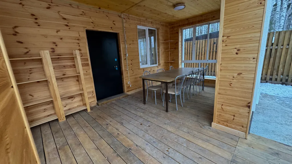 Дом Тихий Бор в березовом лесу