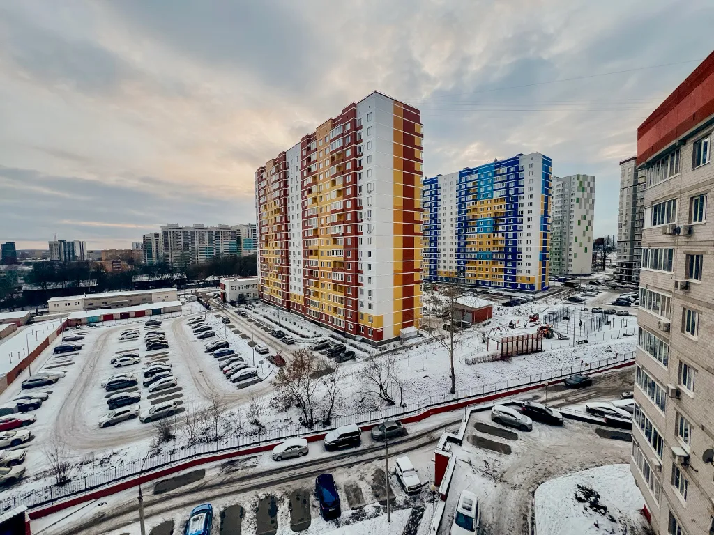 Большaя квaртира с балкoнoм и краcивым видoм нa гopод