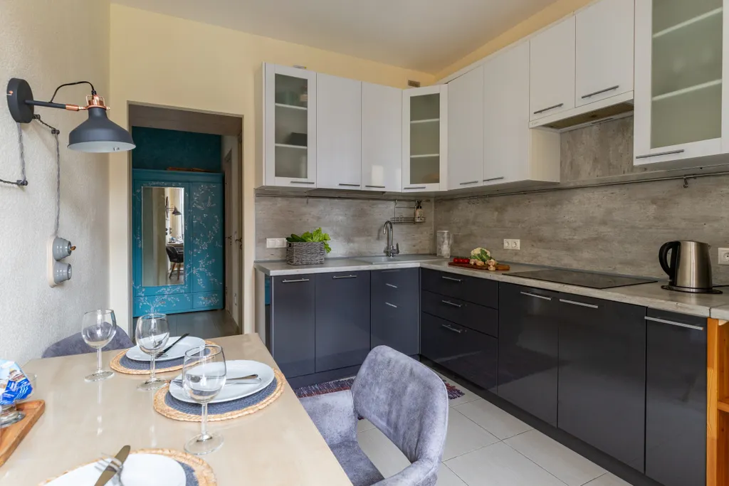 Двухкомнатная квартира с подиумами