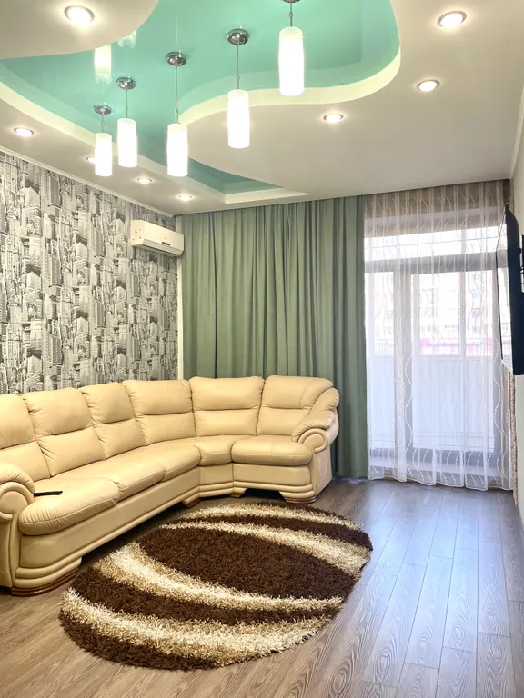 Рядом с бизнес отелем Азия в центре города