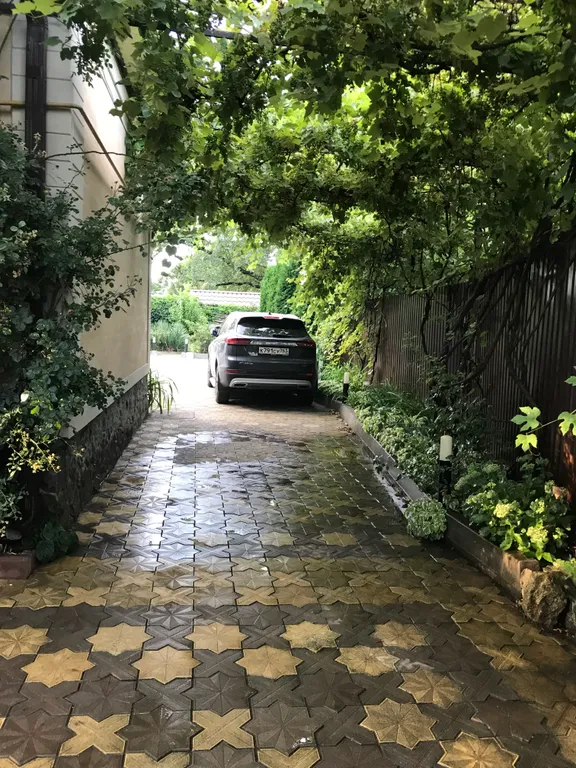 Коттедж Уютная половина дома со своим двором и парковкой — Пятигорск