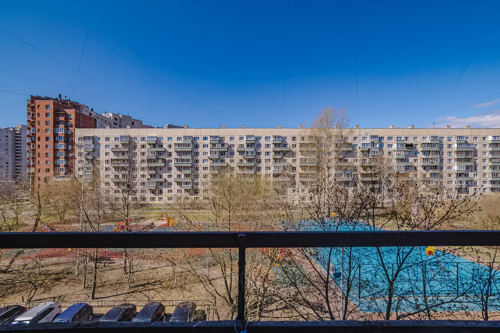 Квартира Светлая просторная квартира с большой кухней у метро — Санкт-Петербург