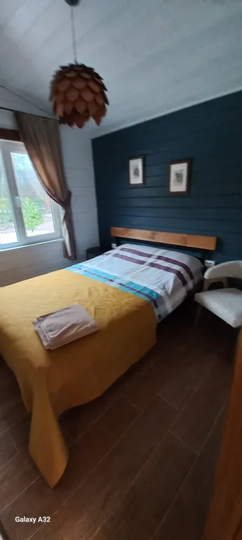 Шале в горах на берегу реки