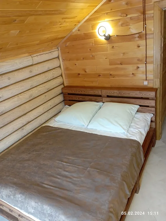 Уютный домик недалеко от горы