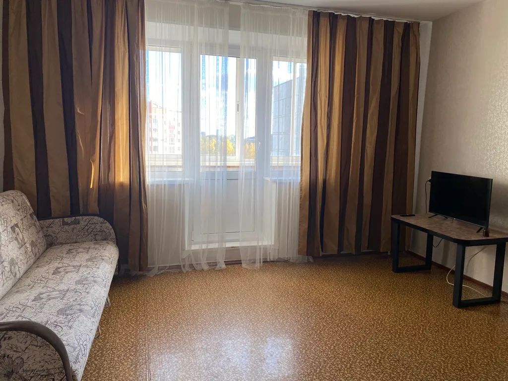 Уютная квартира в центре машгородка с прекрасным видом из окна — аренда посуточно в Миасс