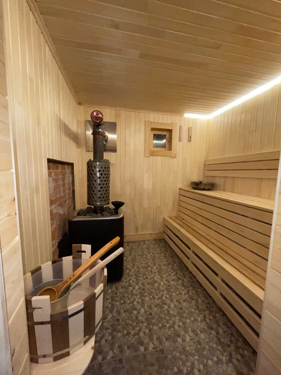 Гостевой дом Добрый Филин с большим летним бассейном и кондиционерами