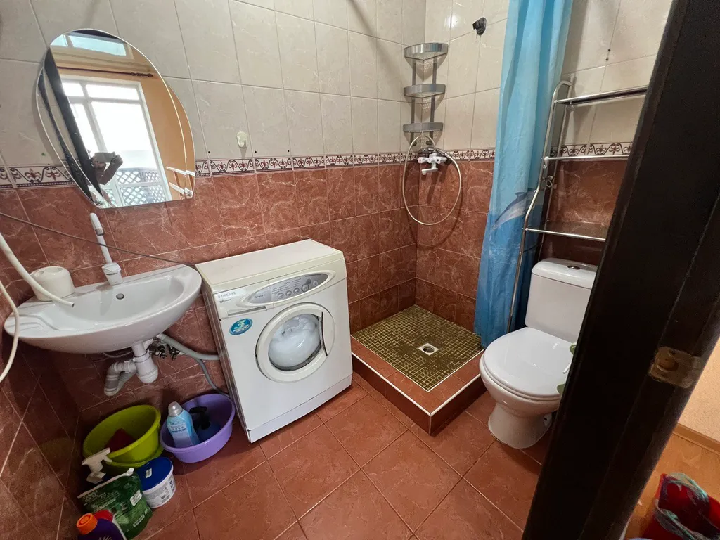 Двухэтажный эллинг на берегу моря