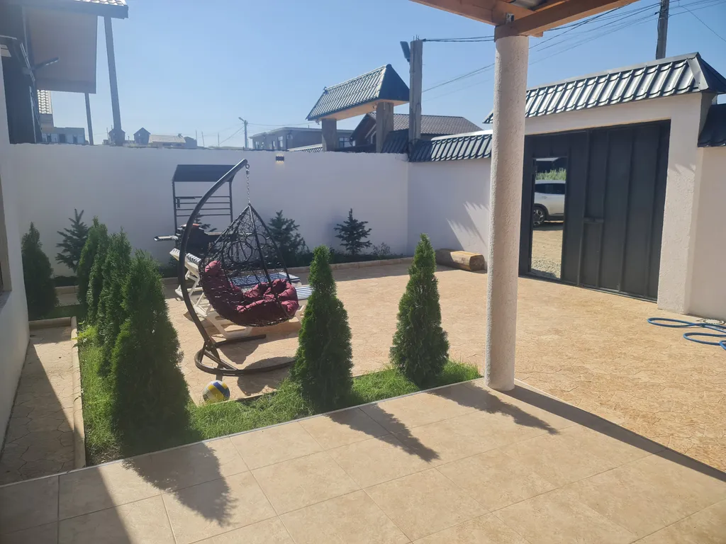 Уютный дом рядом с берегом моря