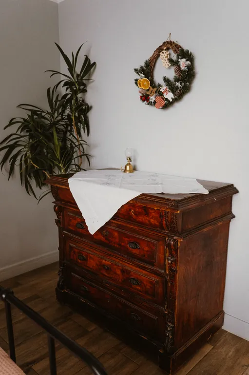 Дизайнерские апартаменты с панорамными окнами под крышей