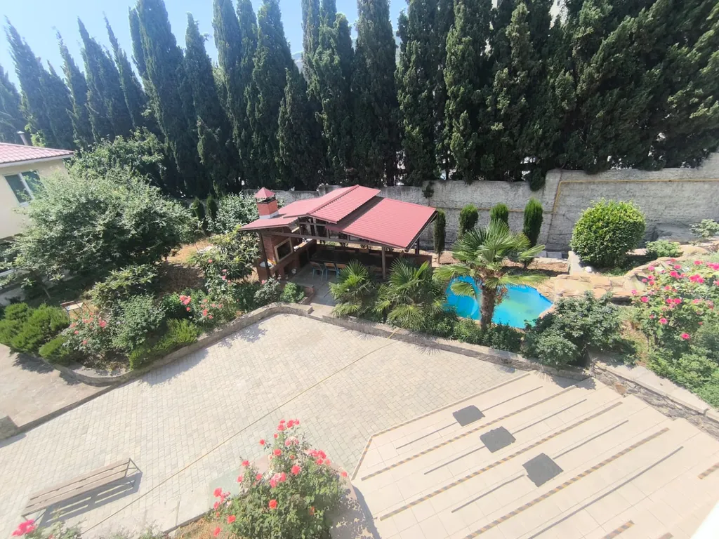 Тихая уютная квартира с терассой в частном секторе