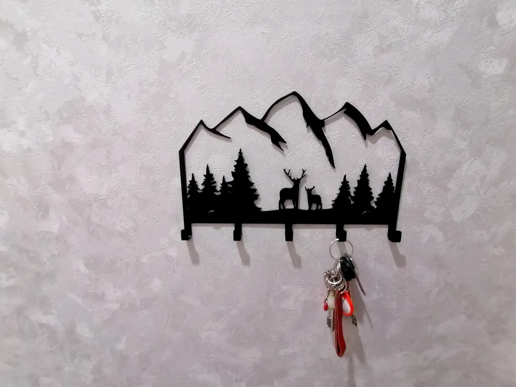 Уютная и тёплая квартира в центре города. Столовая расположена  в доме