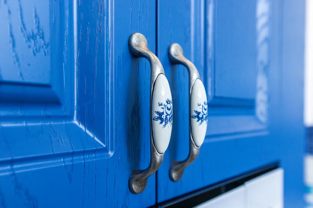 Большая евродвушка на берегу открытого моря