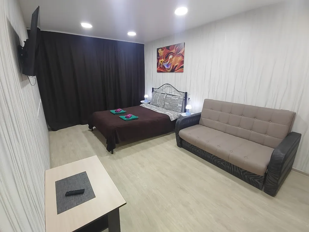 Однокомнатная квартира с балконом и лифтом у ТРЦ Плазма