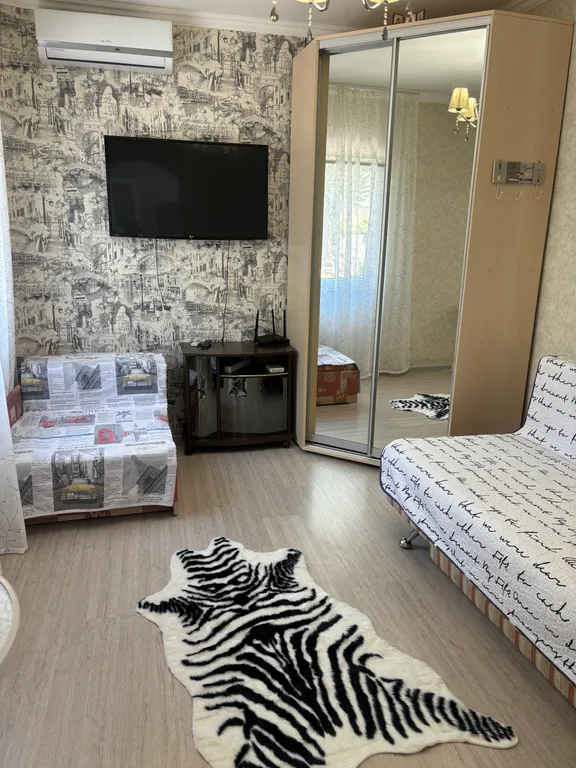 Коттедж Коттедж с отдельной беседкой — Алушта