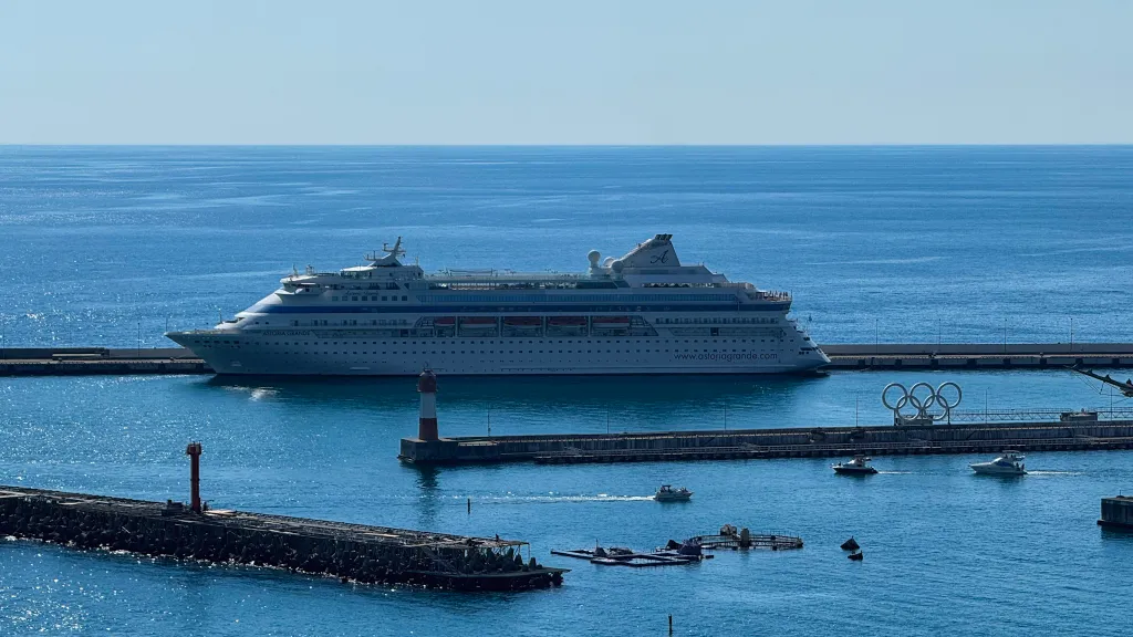 Апартамент 3-х спальный с балконами и панорамой моря