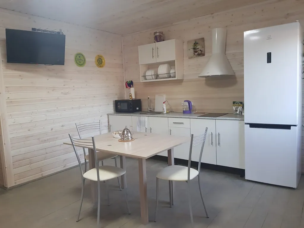 Коттедж Дом для семейного отдыха — Луга