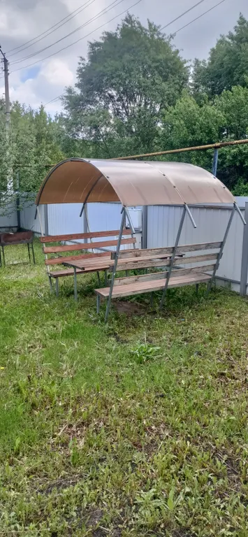 Трёхкомнатный дом в черте города с беседкой и мангалом.