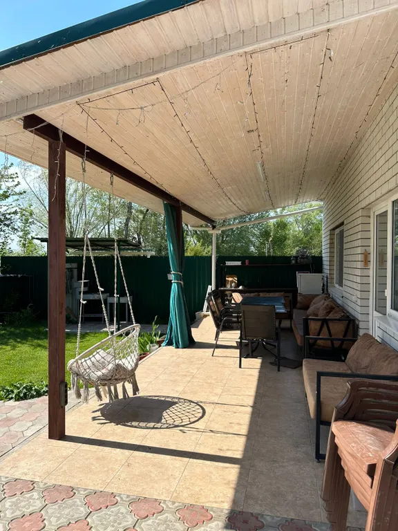 Дом с баней на берегу реки в 10 минутах от центра города