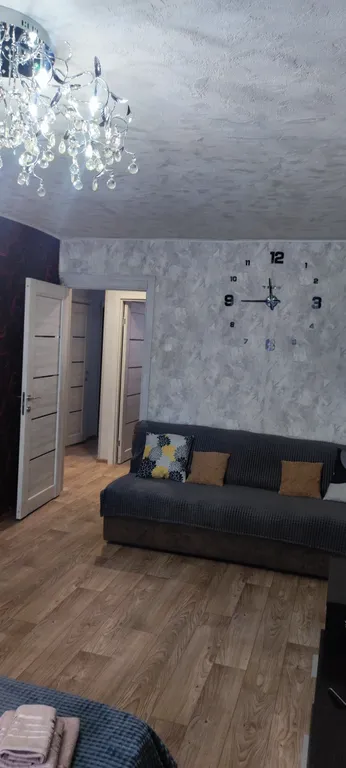 Уютная квартира около больницы Середавина