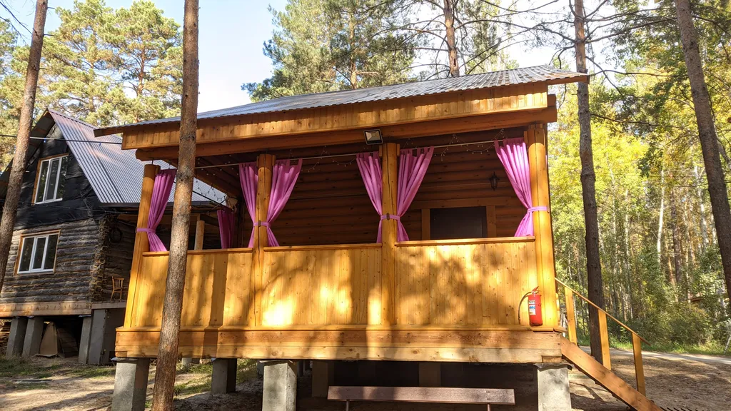 Дом Прованс в лесу