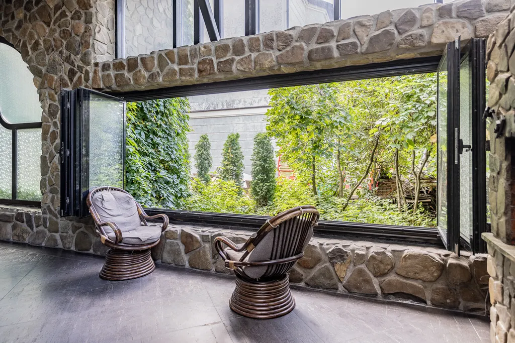 Дом-замок в Москве! Спа-зона, барбекю-зона внутри, караоке, кинозал...