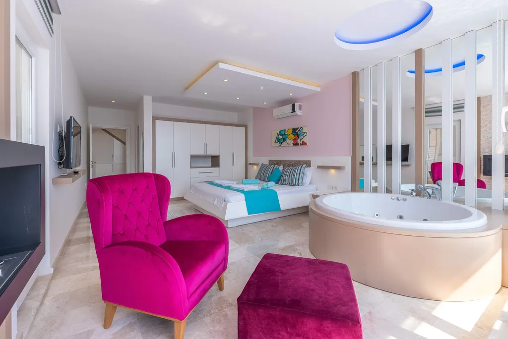 Вилла 466 с крытым бассейном с подогревом