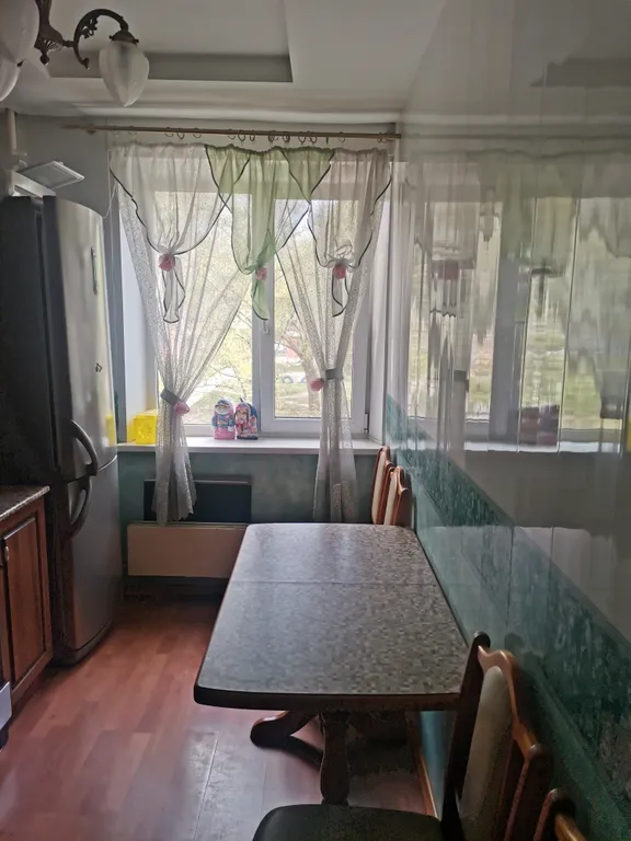 Трёхкомнатная на Каштаке