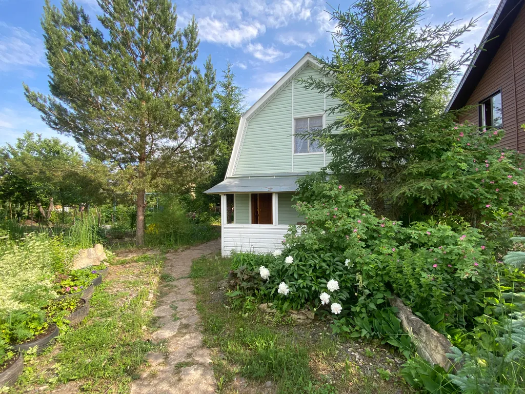 Коттедж Уютная дача с садом и парковкой. До воды 200м Дача 2 эт.,3 комнаты. — аренда посуточно в Лаишево