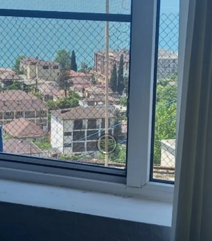 Комната в частным доме с видом в сад