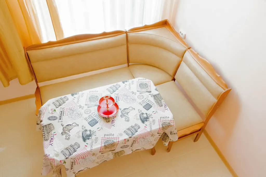 Уютная 2-х комнатная квартира с большой кухней