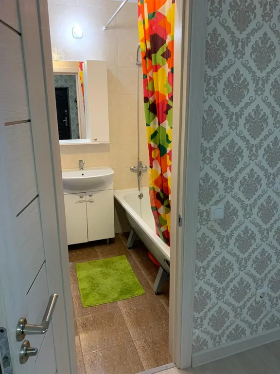 Просторная семейная двухкомнатная квартира рядом с центром города