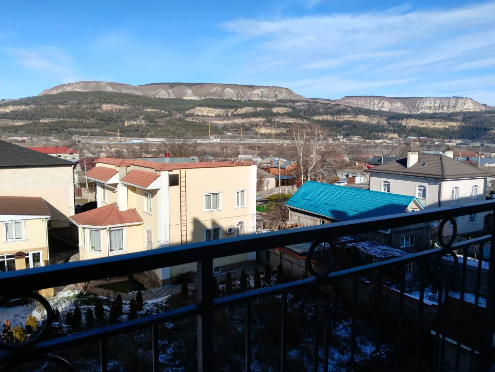 Квартира с видом на красивые горы