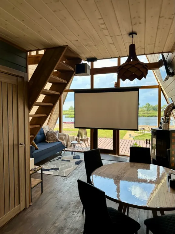 Комфортабельный дом на берегу Волги