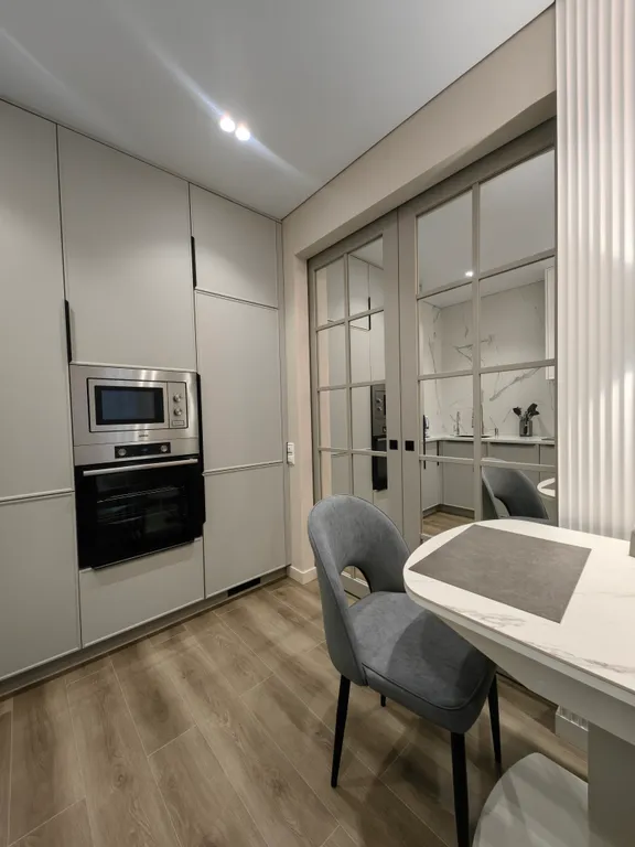 Шикарная, квартира с дизайнерским ремонтом