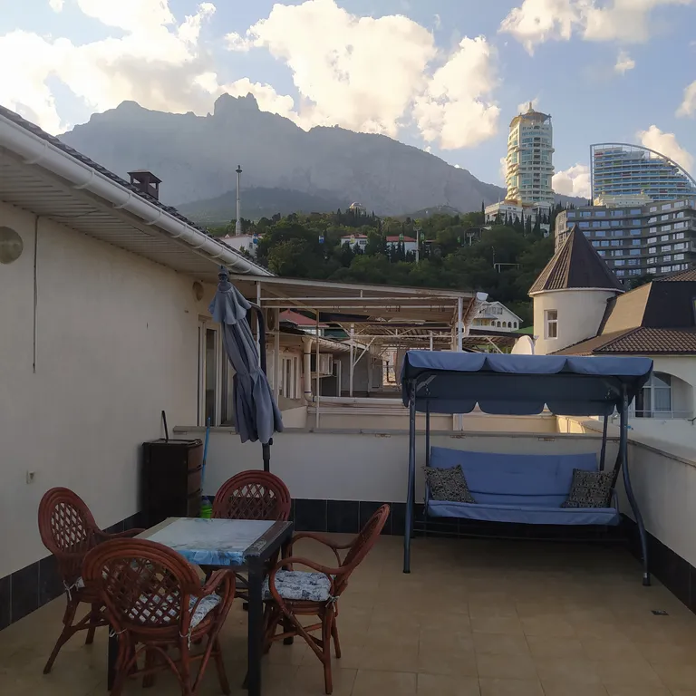 Супер видовая квартира с большой террасой вид на море и горы