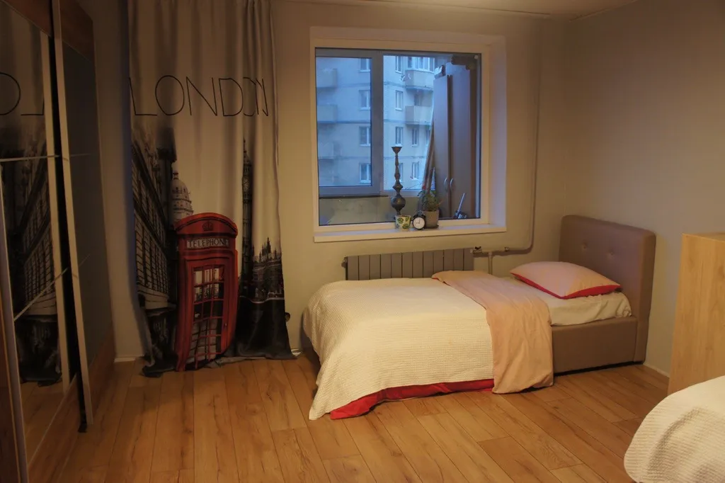 Gray Room Apartment