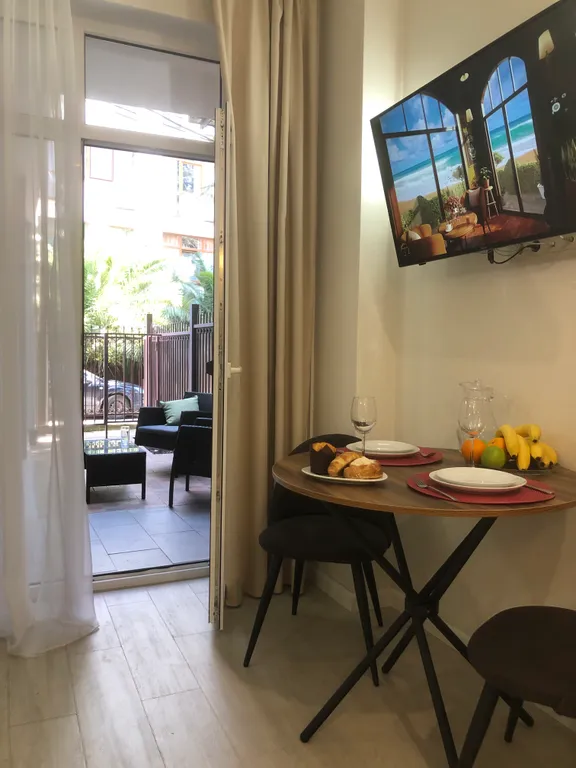 Квартира Апартаменты с террасой у моря — Сириус