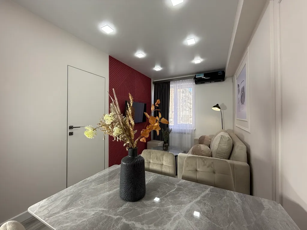 New trendy 1bd apt, Unbeatable location