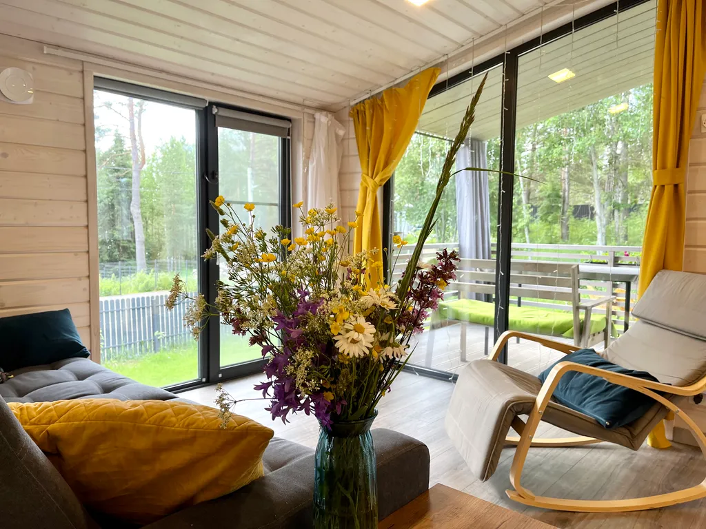 Коттедж Уютный дом с горячей купелью — Стеклянный