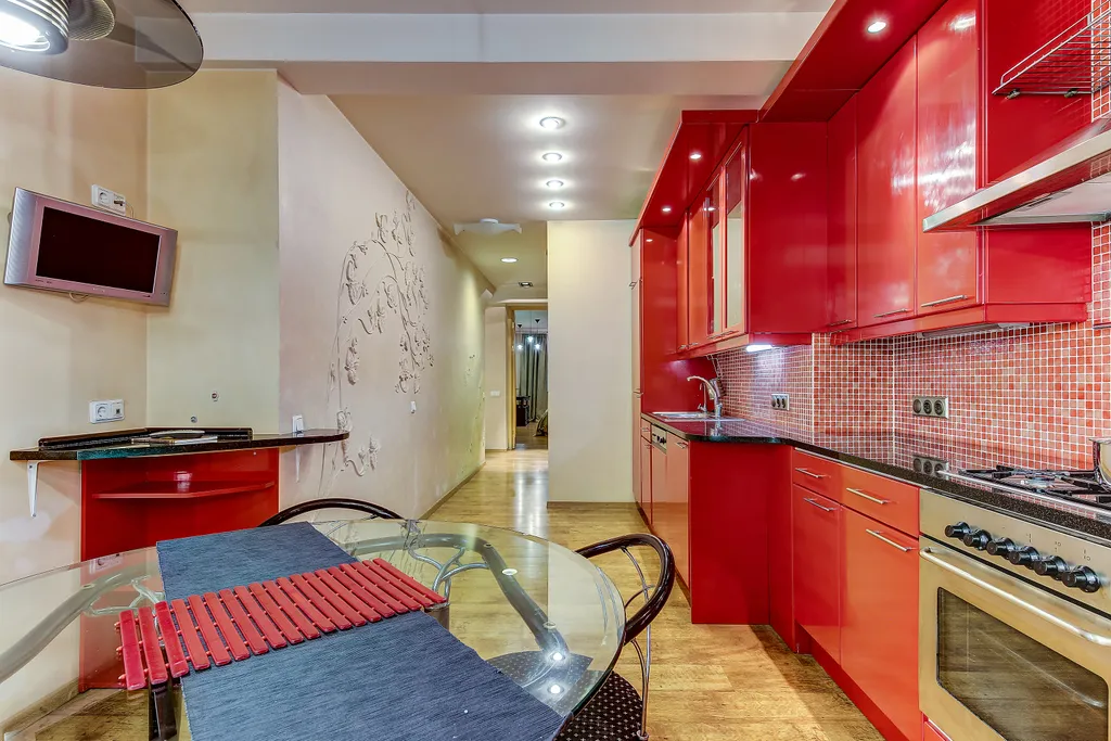 Ryss' 2BR Apt on Nevsky 79