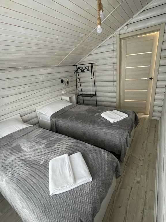 Уютный дом из бревна с 2мя отдельными спальнями