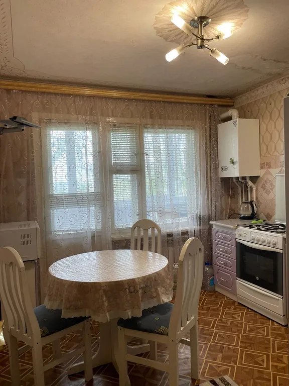 Двухкомнатная квартира с большой кухней