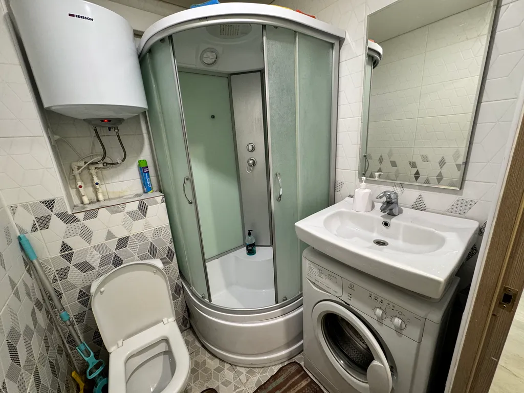 Студия рядом с Галереей Чижова