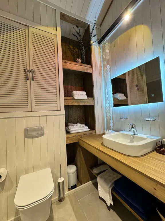 Дом в Абхазии у Черного моря (На волне)