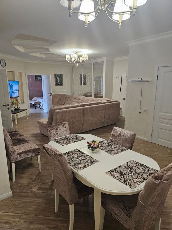 Апартамент в центре рядом с подъемником с балконом