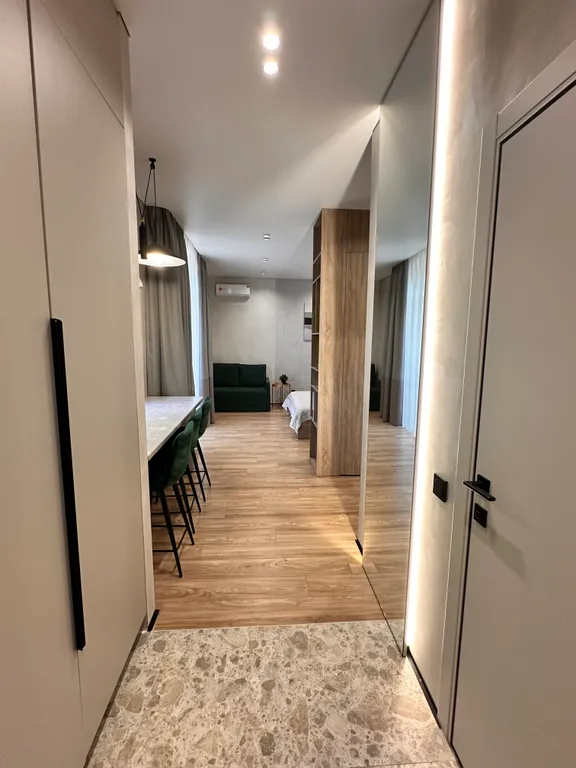 Апартаменты с балконом в центре курортной зоны