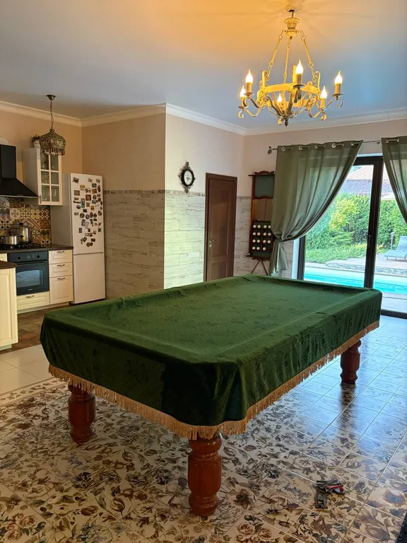 Дом в горах на берегу реки