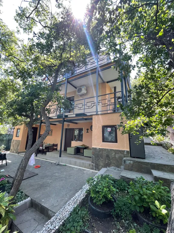 Коттедж Гостевой дом у Анны с видом на море, горы и лес — Кацивели