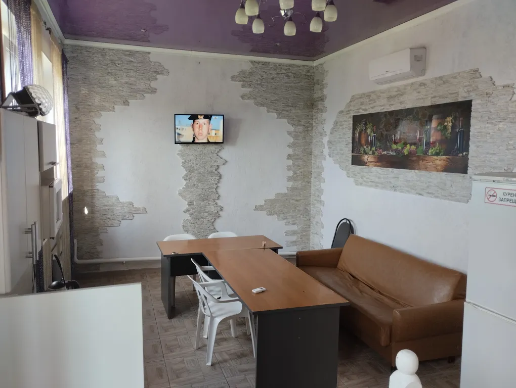 Жилой дом с баней и бассейном